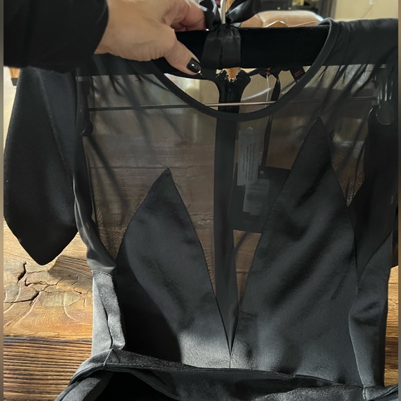 🌸Petite Kate Moss TopShop size 2 Silky Satin Jumper with plunging and Chiffon🌸 - Picture 12 of 15